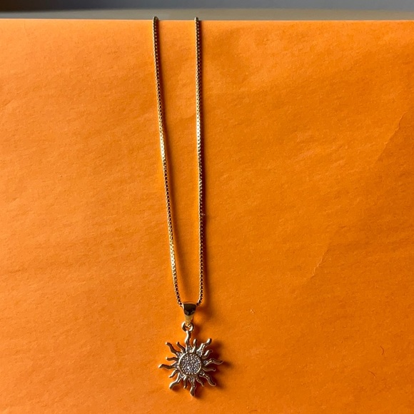 🌞SUN NECKLACE 🌞 NWOT 🌞 - Picture 5 of 16